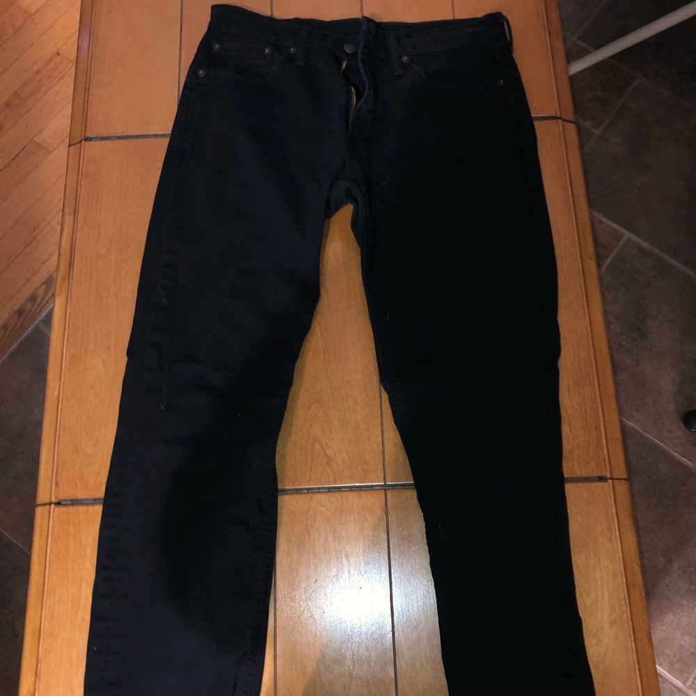 All Black Levi’s jeans